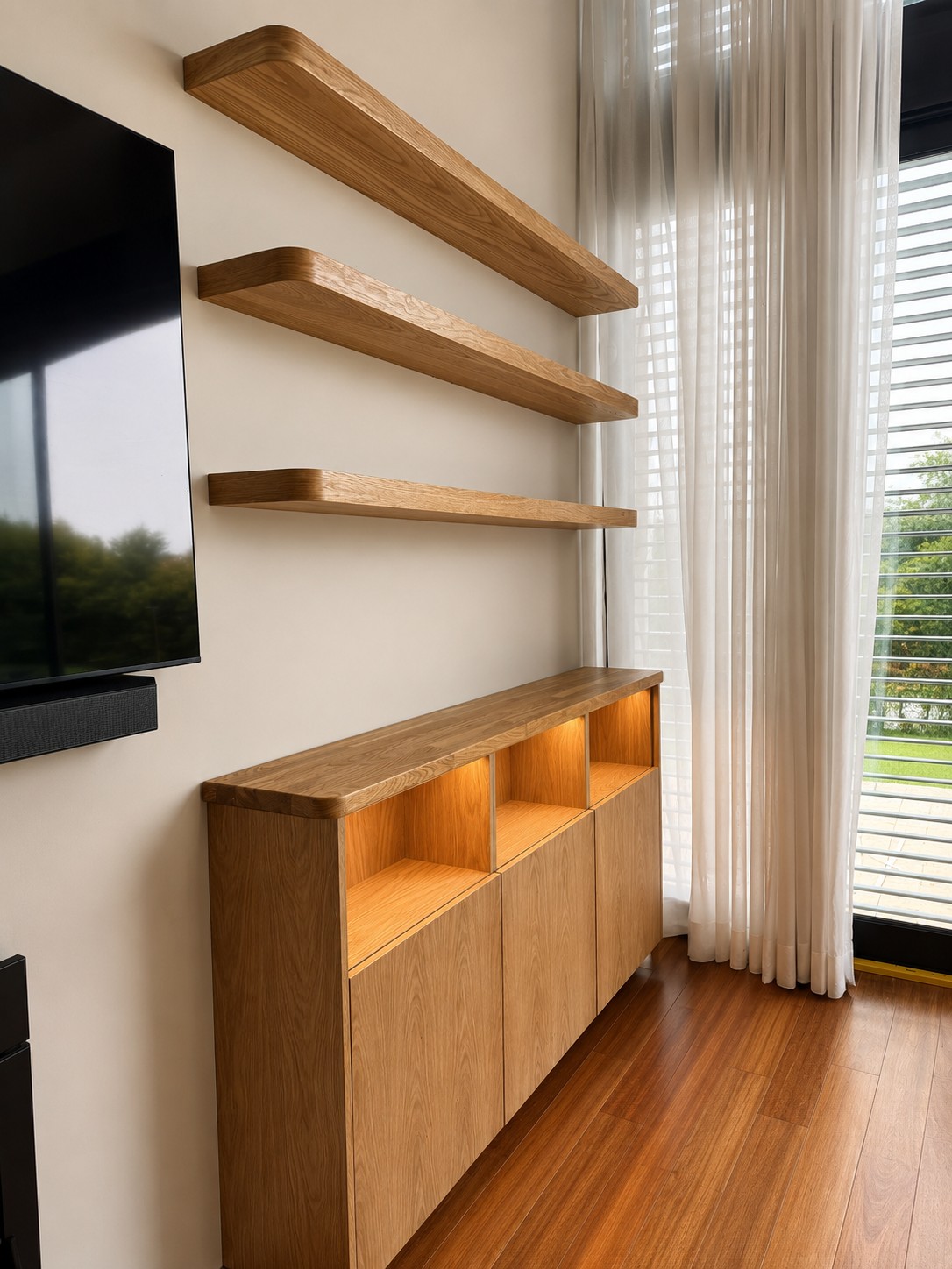 Oak Media Wall & Shelving in Lourel, Sintra