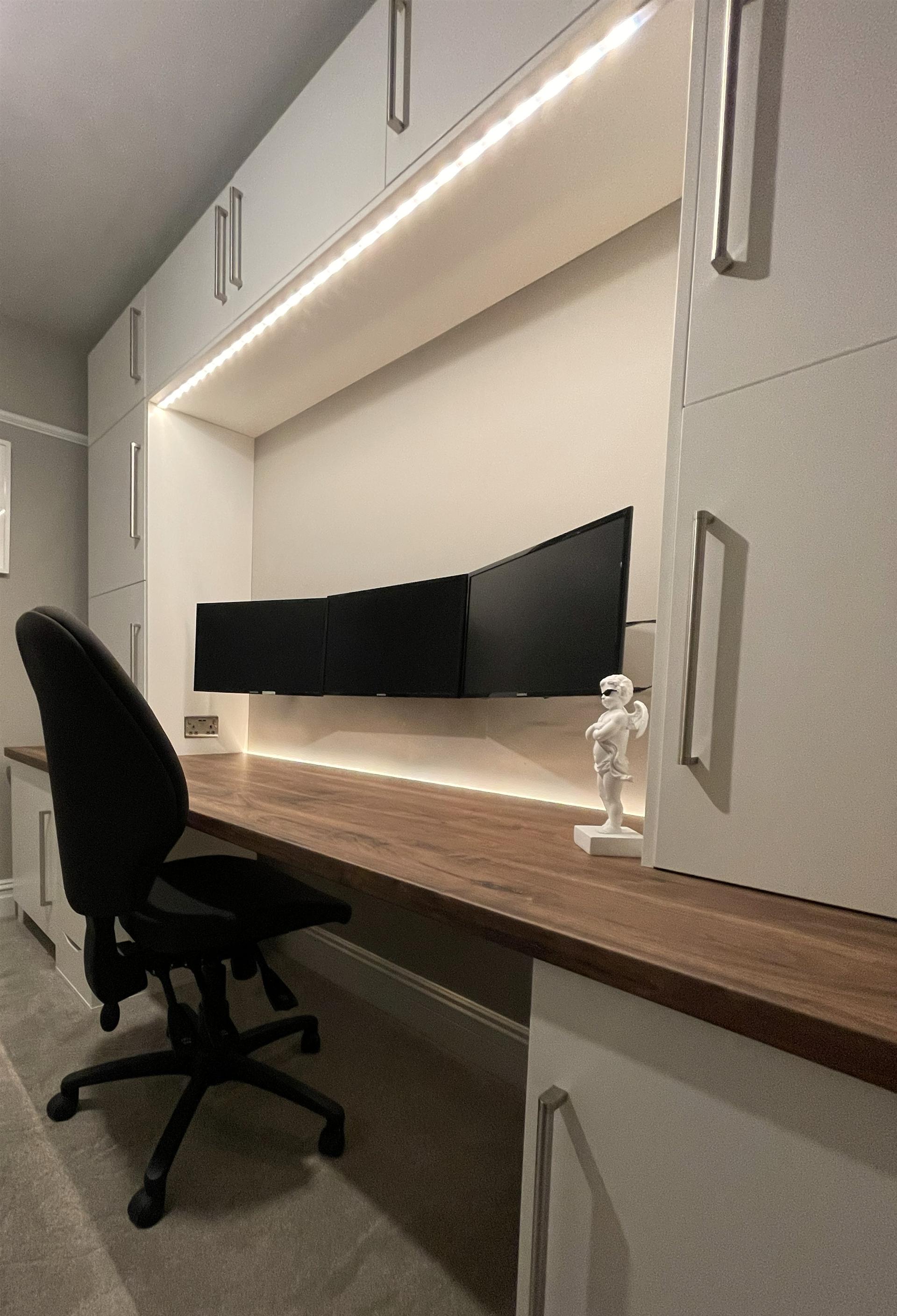 Home office shelving detail